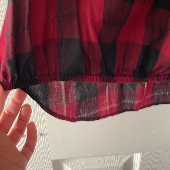 Deep V crisscross plaid top. - Picture 4 of 5